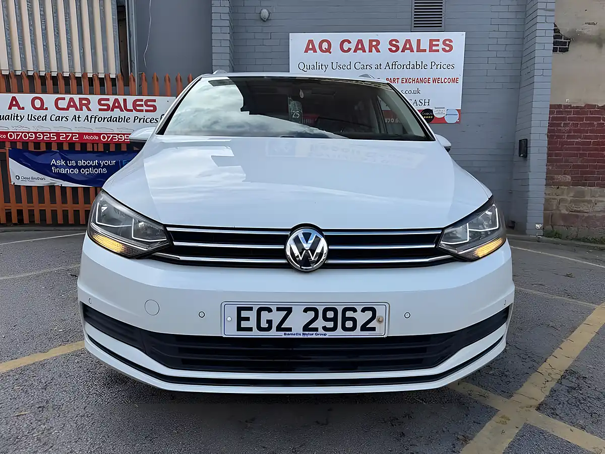 Used 2016 Volkswagen Touran Se Family White - Interior and Exterior details 2