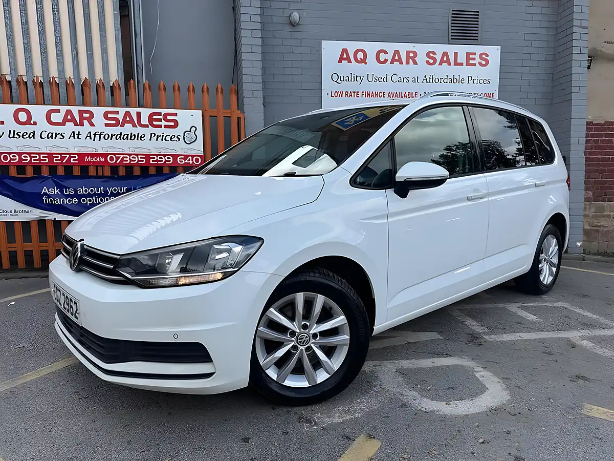 Used 2016 Volkswagen Touran Se Family White - Interior and Exterior details 3