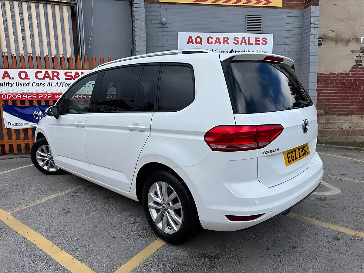 Used 2016 Volkswagen Touran Se Family White - Interior and Exterior details 5
