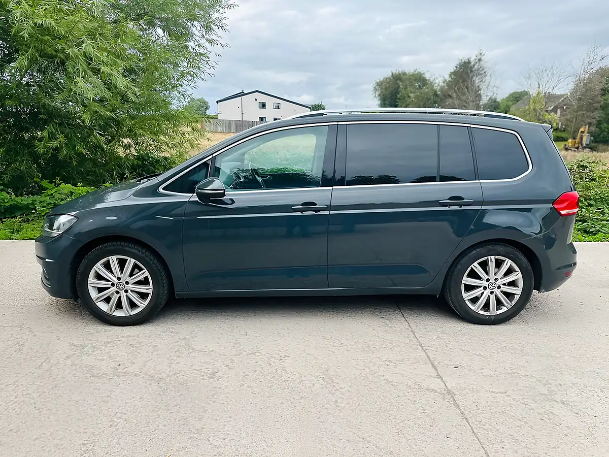 Used 2016 Volkswagen Touran Sel Grey - Interior and Exterior details 10