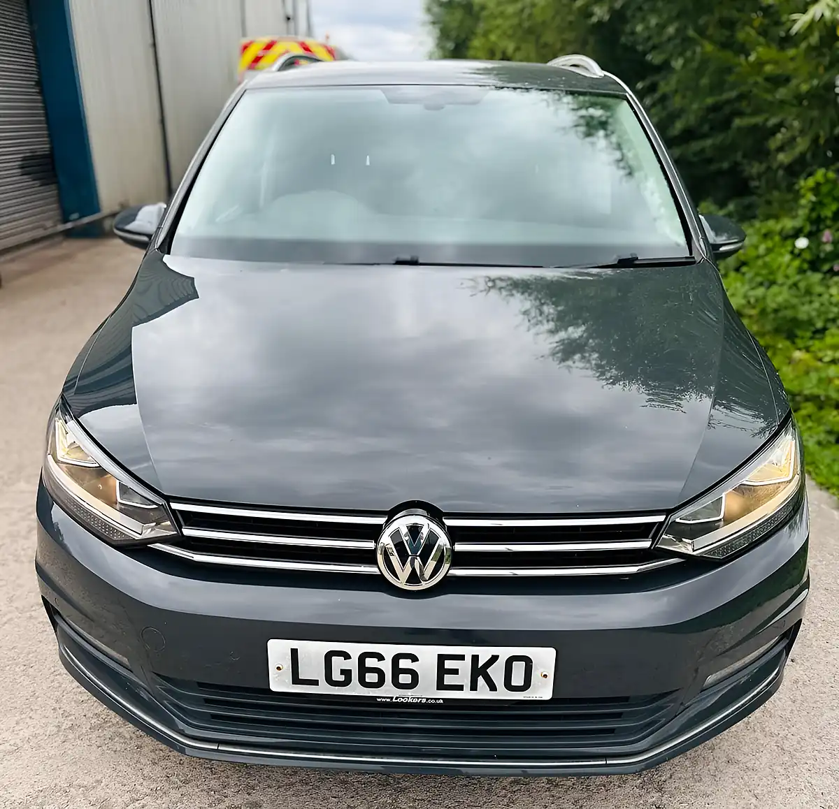 Used 2016 Volkswagen Touran Sel Grey - Interior and Exterior details 8