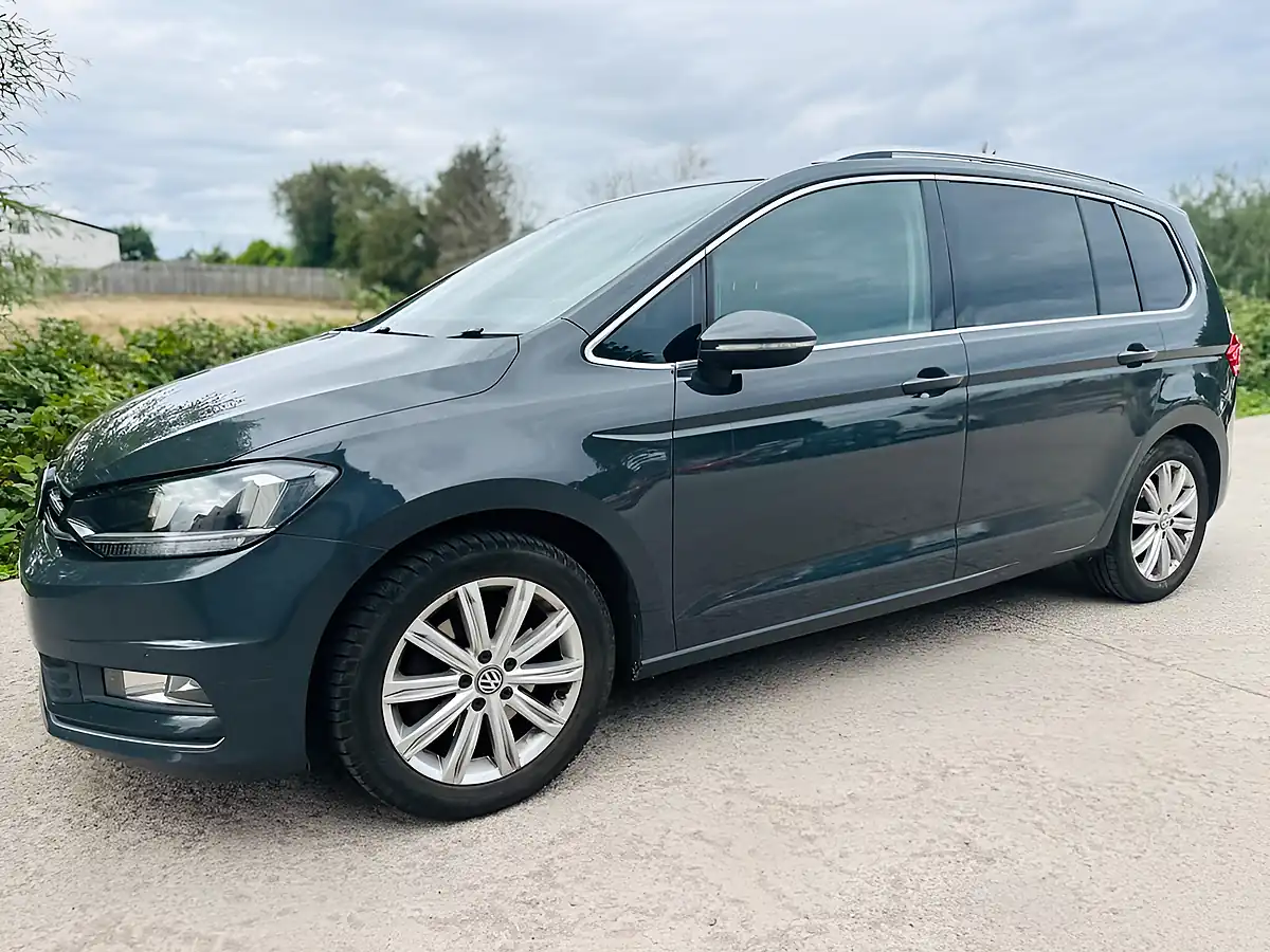 Used 2016 Volkswagen Touran Sel Grey - Interior and Exterior details 9