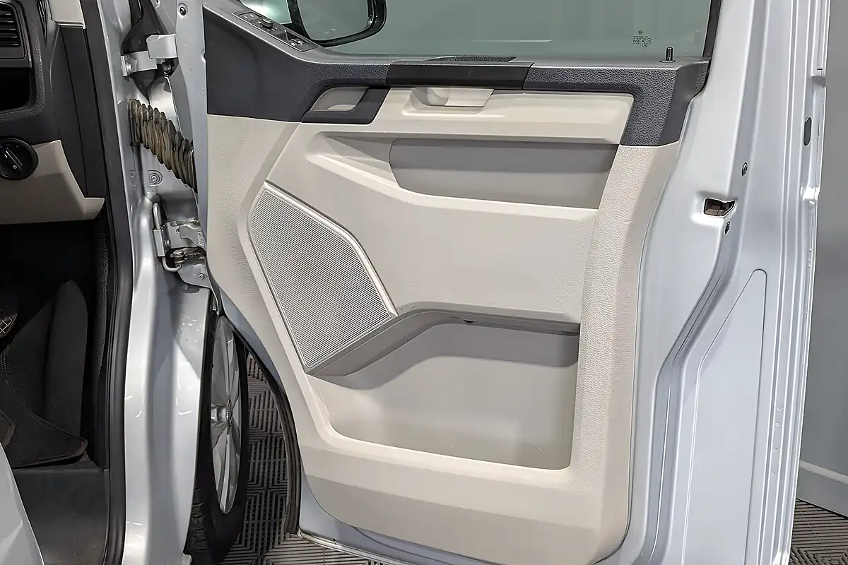 Used 2016 Volkswagen Transporter Bluemotion Tech Trendline Silver - Interior and Exterior details 13