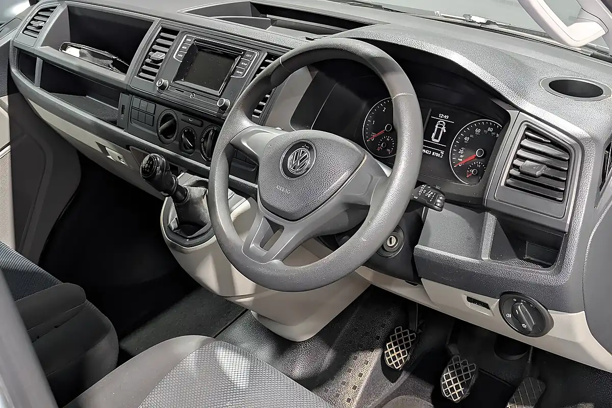 Used 2016 Volkswagen Transporter Bluemotion Tech Trendline Silver - Interior and Exterior details 2