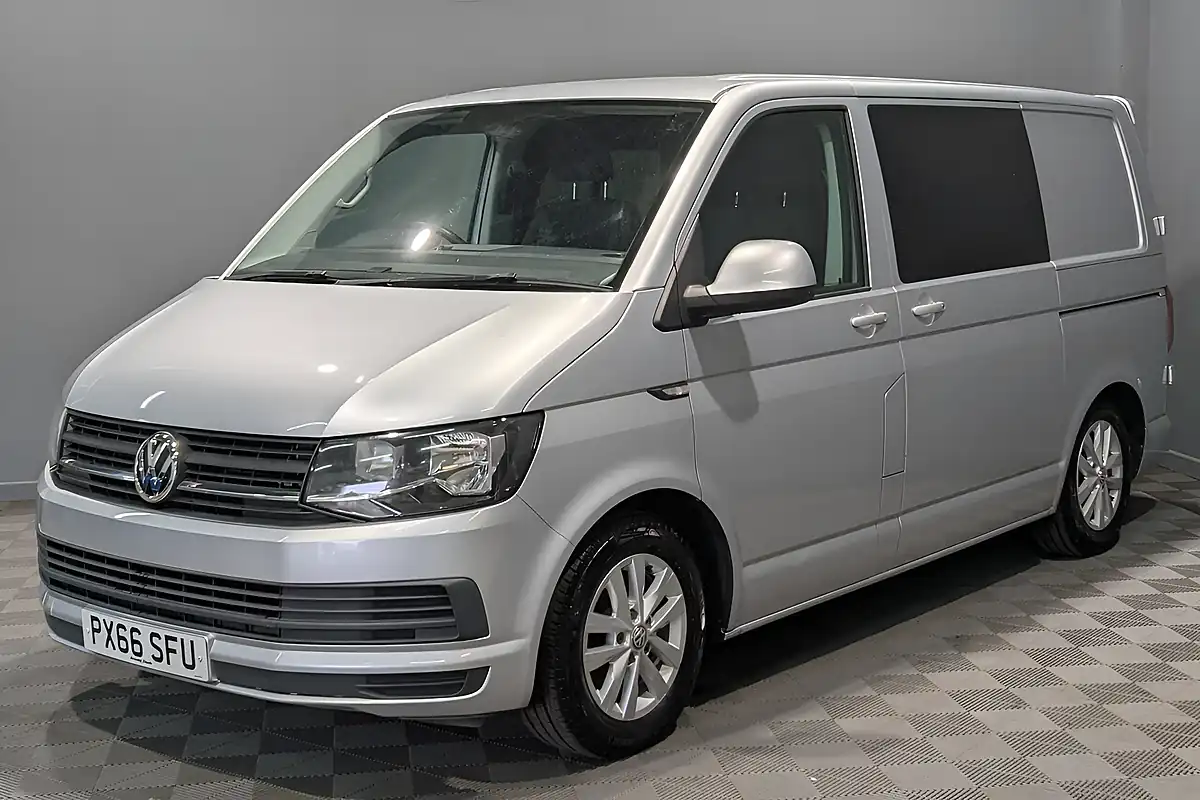 Used 2016 Volkswagen Transporter Bluemotion Tech Trendline Silver - Interior and Exterior details 4