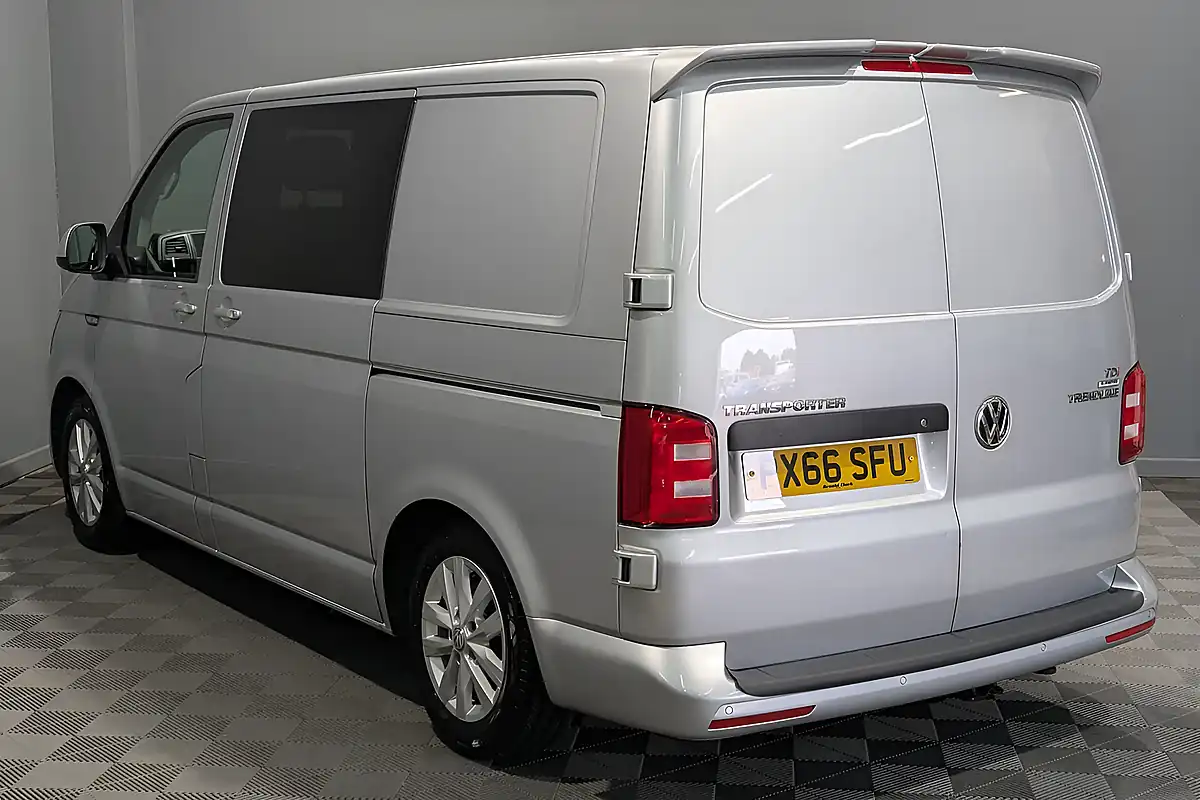 Used 2016 Volkswagen Transporter Bluemotion Tech Trendline Silver - Interior and Exterior details 9