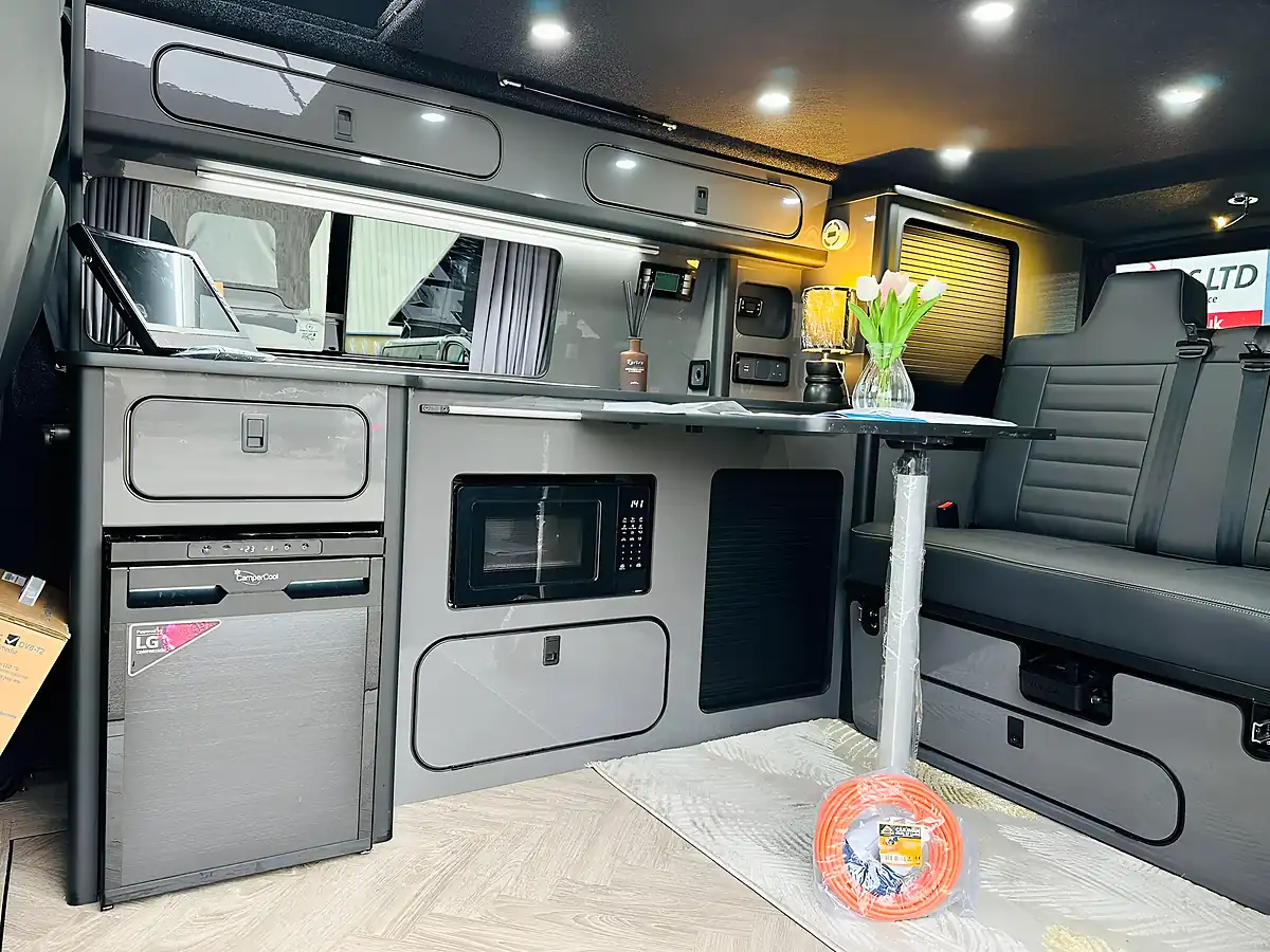 Used 2016 Volkswagen Transporter Campervan Brown - Interior and Exterior details 14