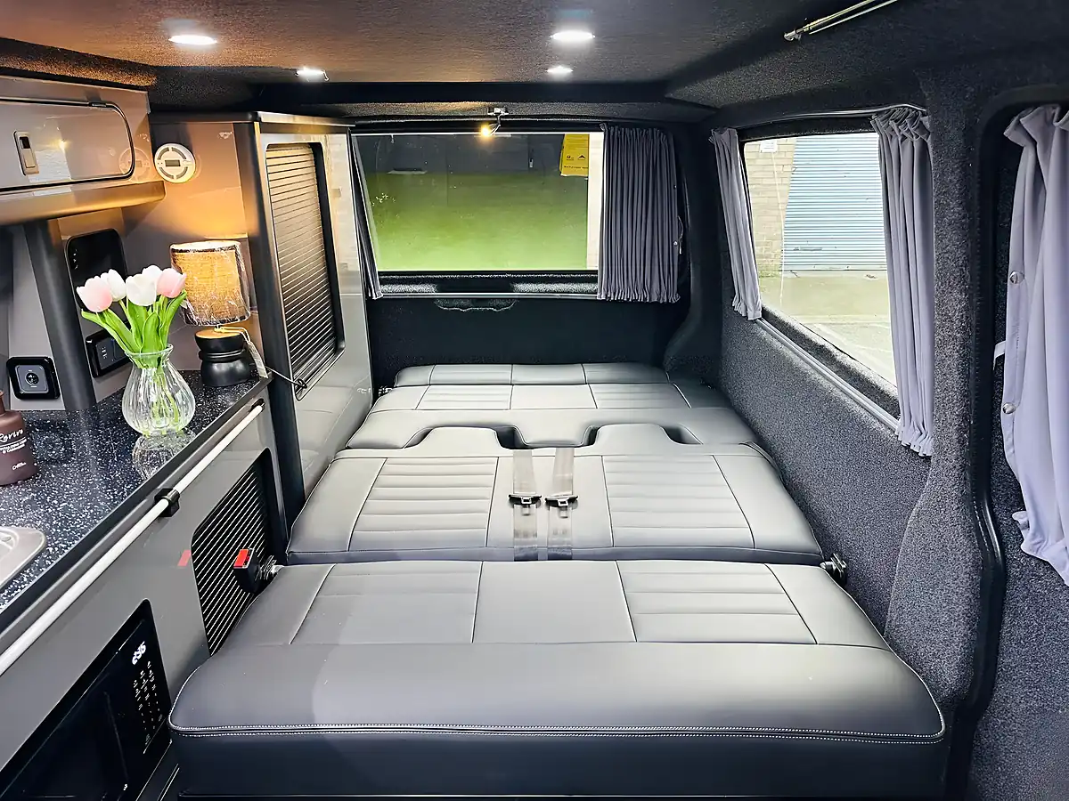 Used 2016 Volkswagen Transporter Campervan Brown - Interior and Exterior details 5