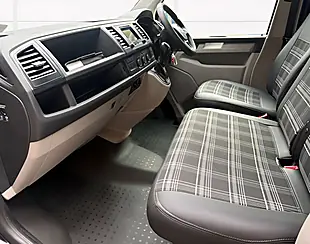 Used 2016 Volkswagen Transporter Dsg Auto Purple - Interior and Exterior details 10