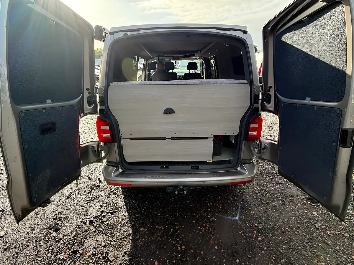 Used 2016 Volkswagen Transporter Highline Beige - Interior and Exterior details 14