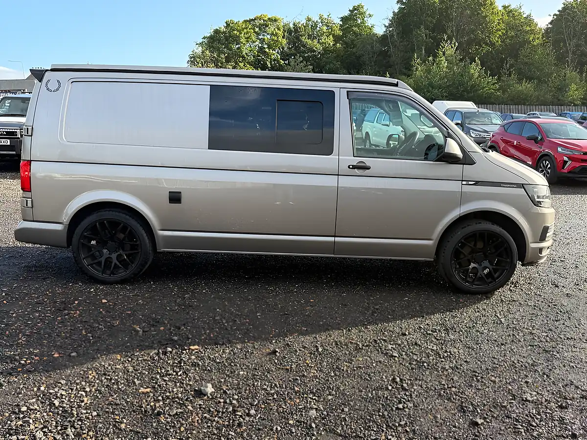 Used 2016 Volkswagen Transporter Highline Beige - Interior and Exterior details 8