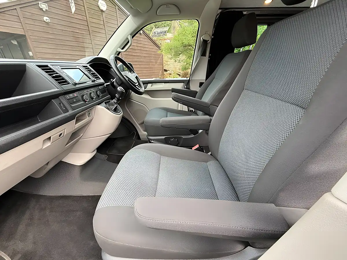 Used 2016 Volkswagen Transporter Highline Grey - Interior and Exterior details 16