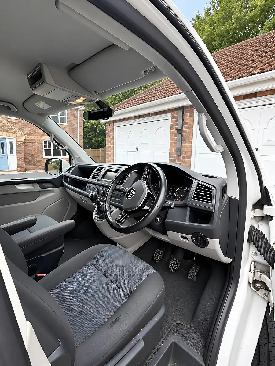 Used 2016 Volkswagen Transporter Highline Kombi White - Interior and Exterior details 10