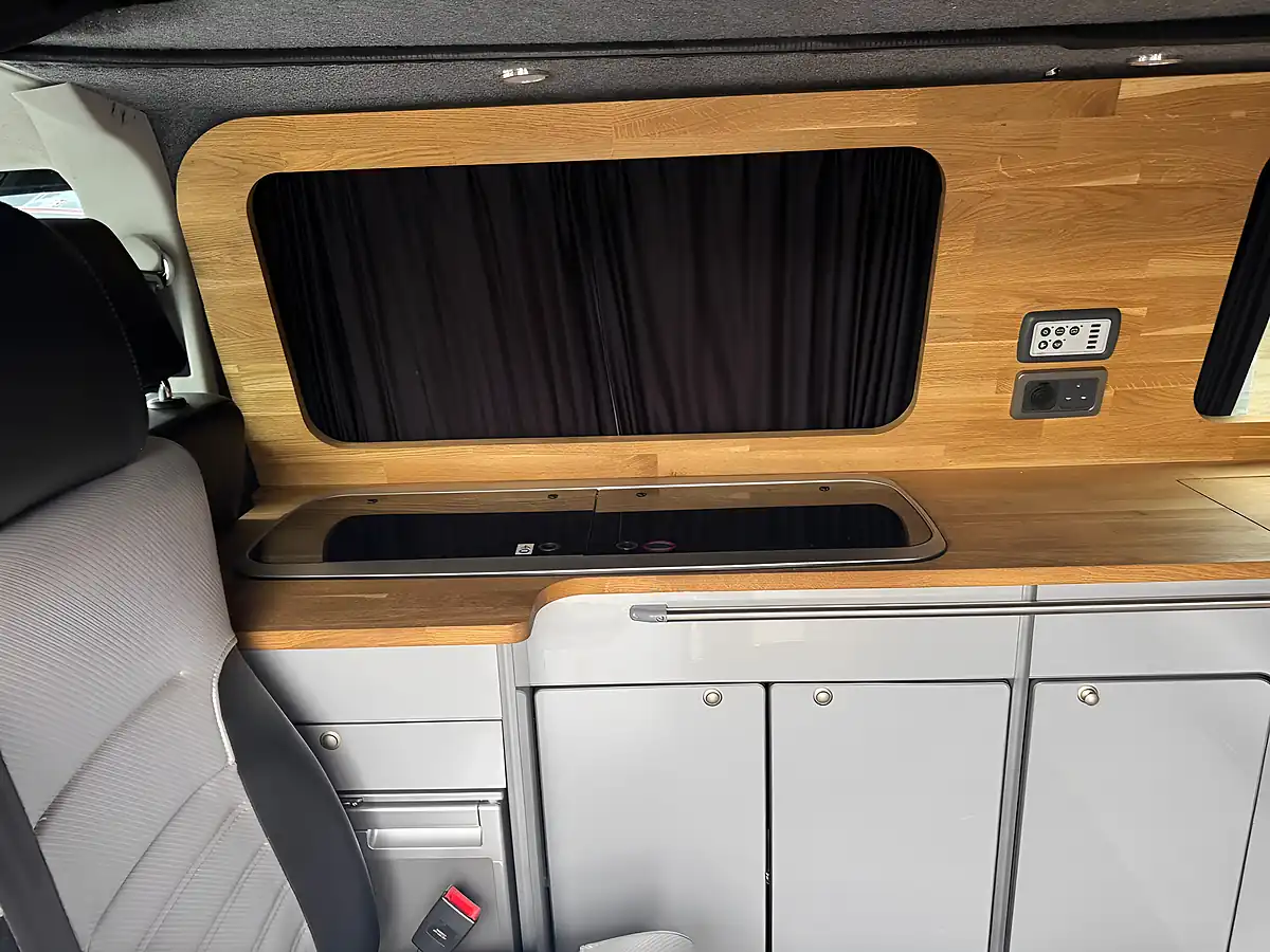 Used 2016 Volkswagen Transporter Highline Silver - Interior and Exterior details 2