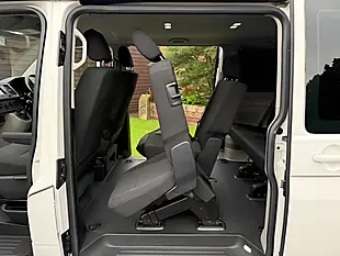 Used 2016 Volkswagen Transporter Shuttle S White - Interior and Exterior details 15