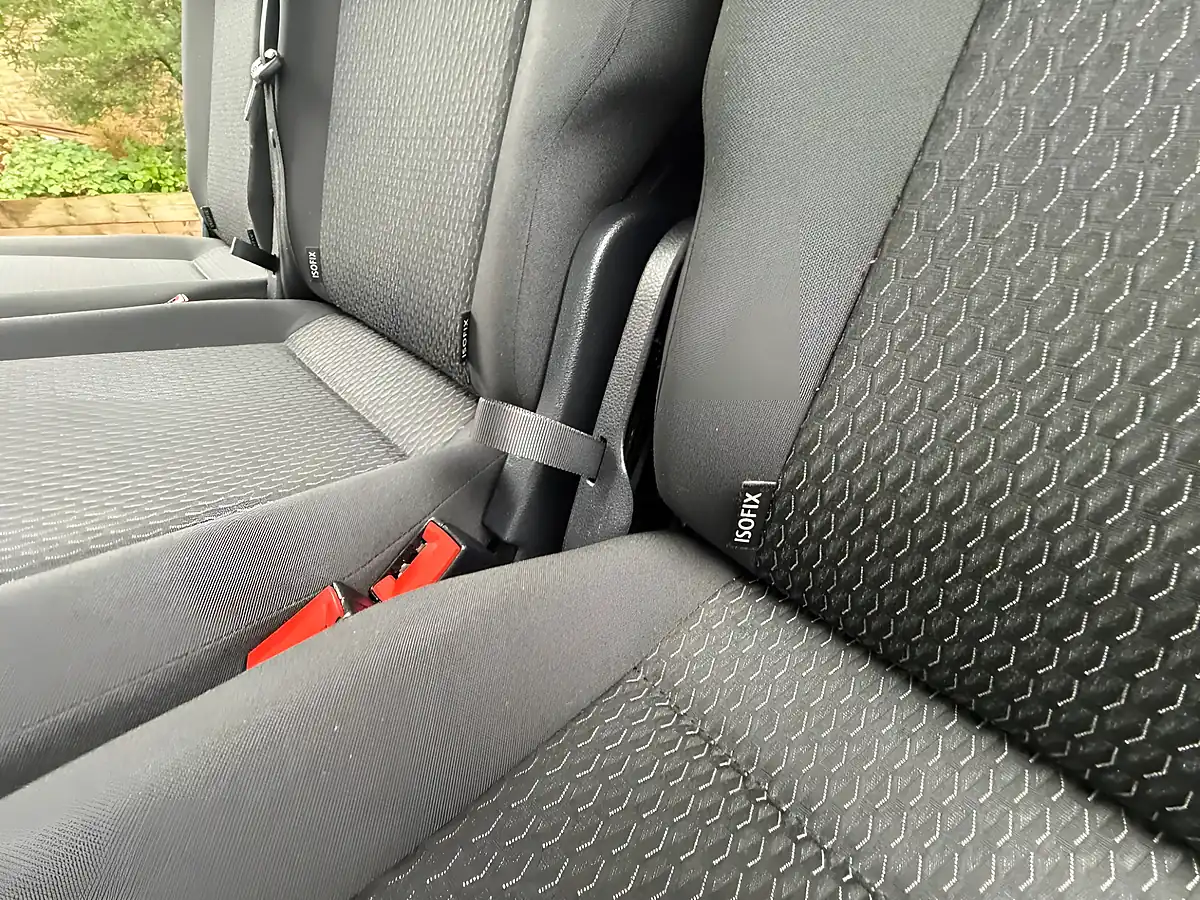 Used 2016 Volkswagen Transporter Shuttle S White - Interior and Exterior details 17