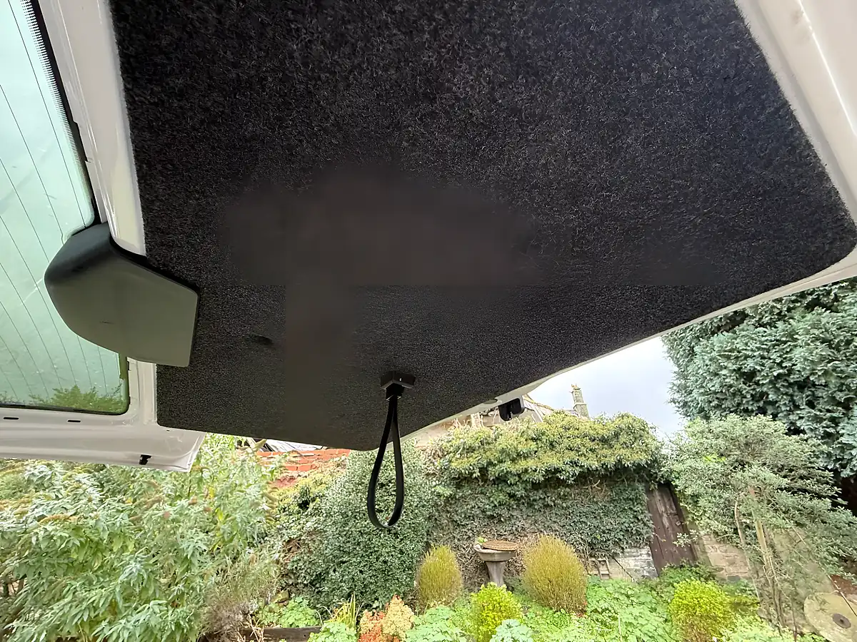 Used 2016 Volkswagen Transporter Shuttle S White - Interior and Exterior details 20