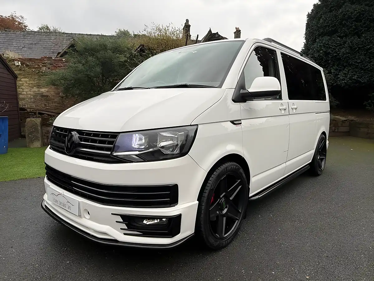Used 2016 Volkswagen Transporter Shuttle S White - Interior and Exterior details 6