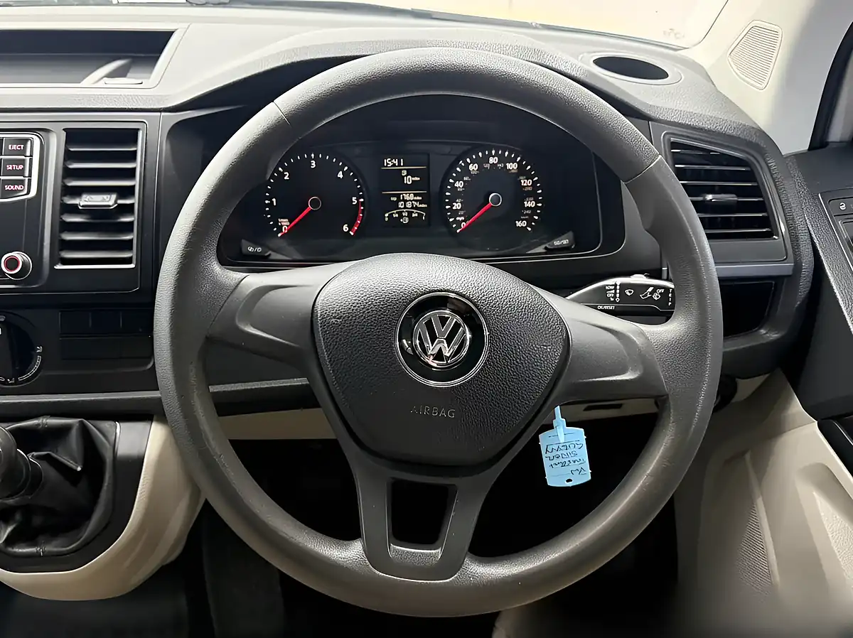 Used 2016 Volkswagen Transporter Startline Silver - Interior and Exterior details 10
