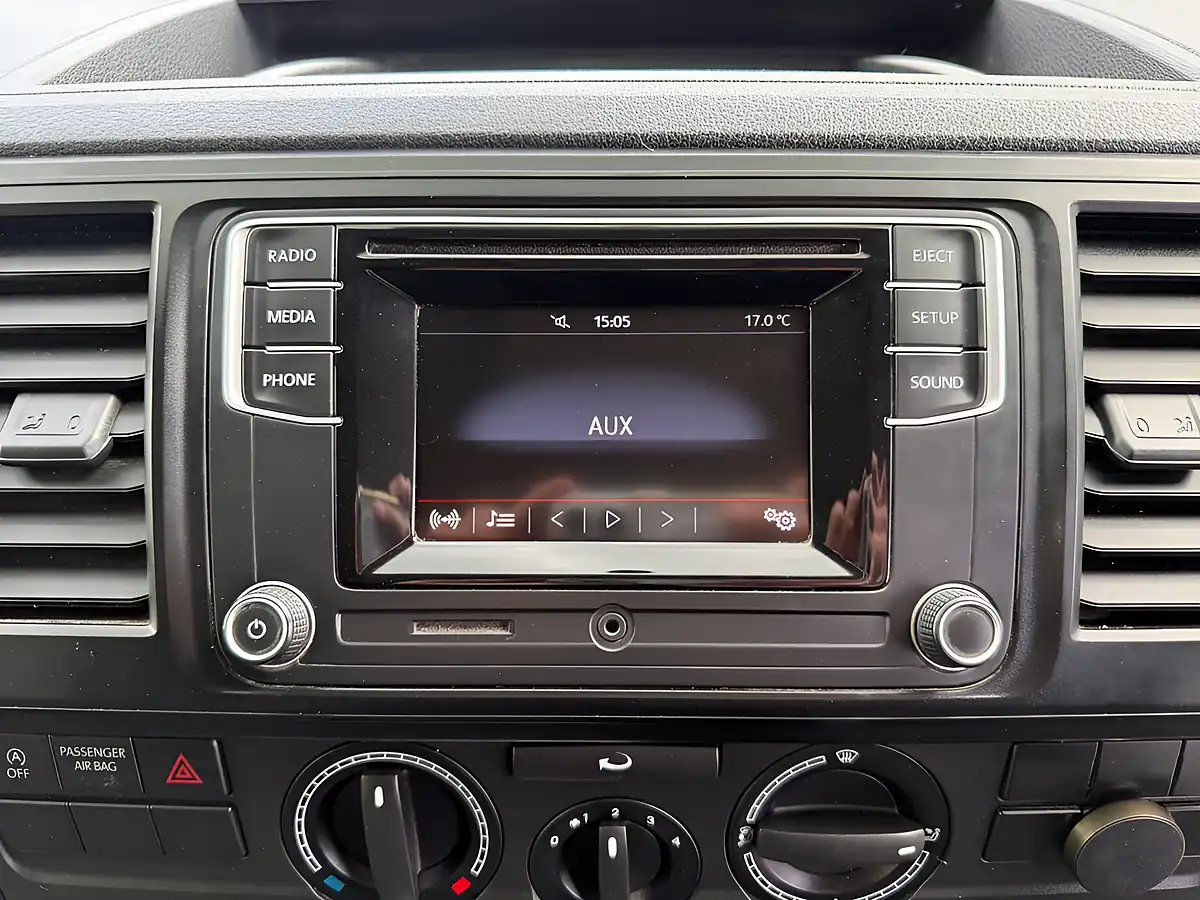 Used 2016 Volkswagen Transporter Startline White - Interior and Exterior details 14