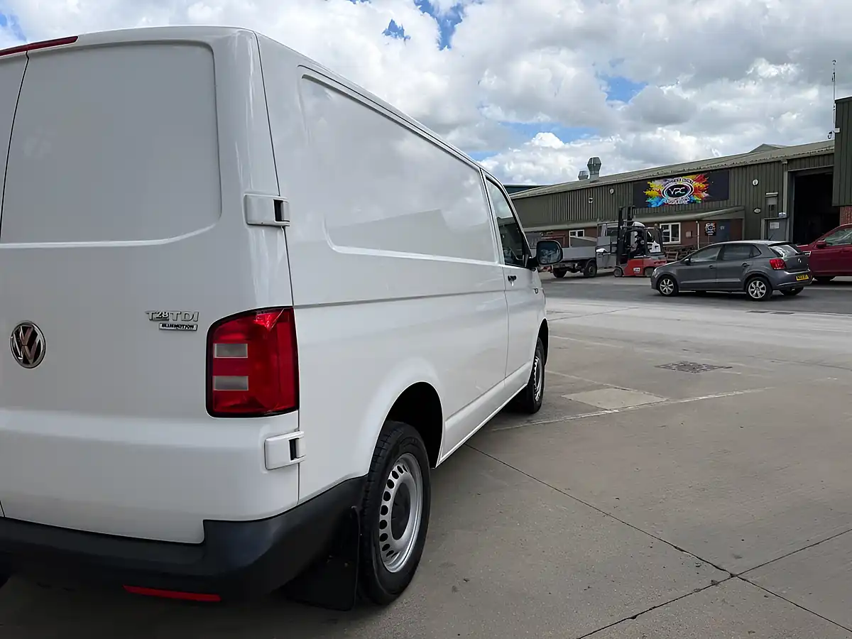 Used 2016 Volkswagen Transporter Startline White - Interior and Exterior details 19