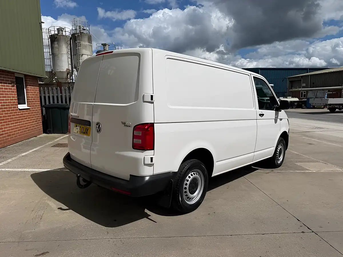 Used 2016 Volkswagen Transporter Startline White - Interior and Exterior details 2