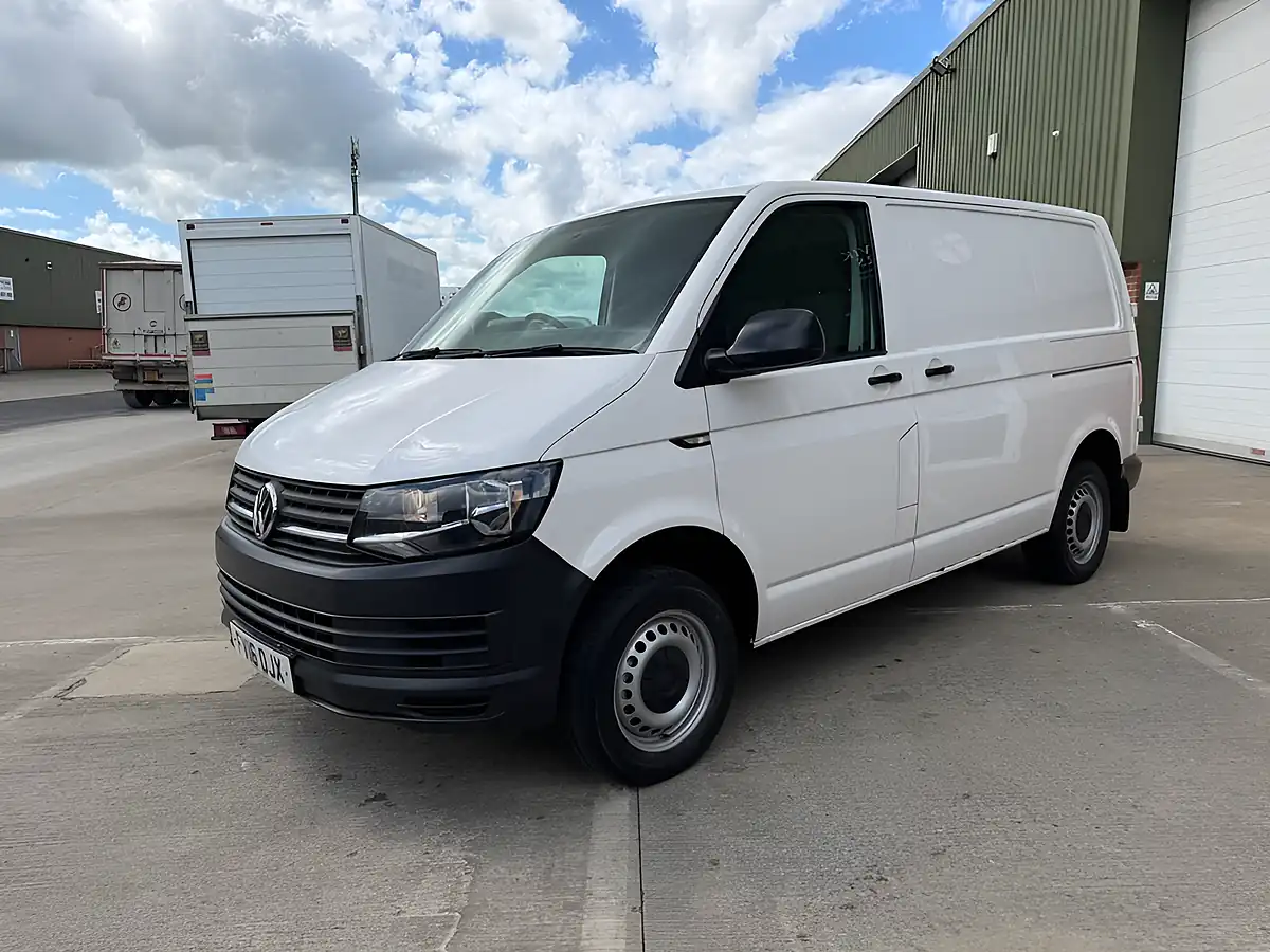 Used 2016 Volkswagen Transporter Startline White - Interior and Exterior details 4