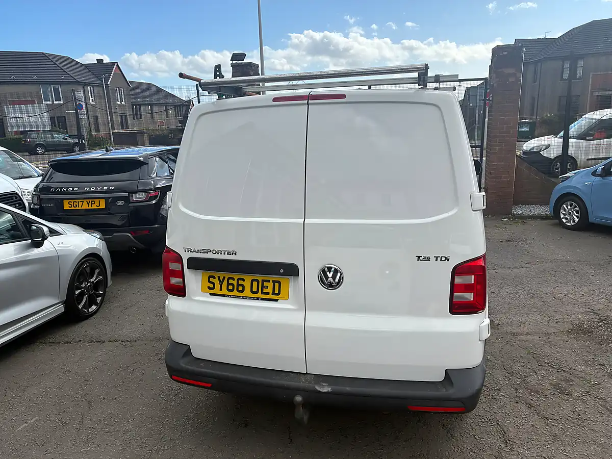 Used 2016 Volkswagen Transporter Startline White - Interior and Exterior details 4