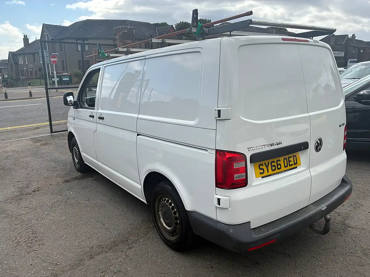 Used 2016 Volkswagen Transporter Startline White - Interior and Exterior details 5