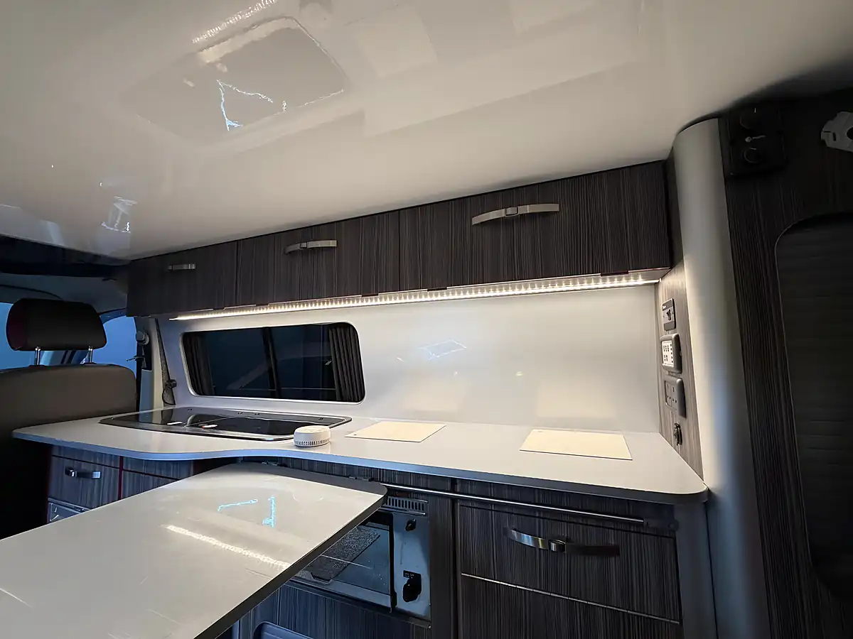 Used 2016 Volkswagen Transporter Startline White - Interior and Exterior details 9