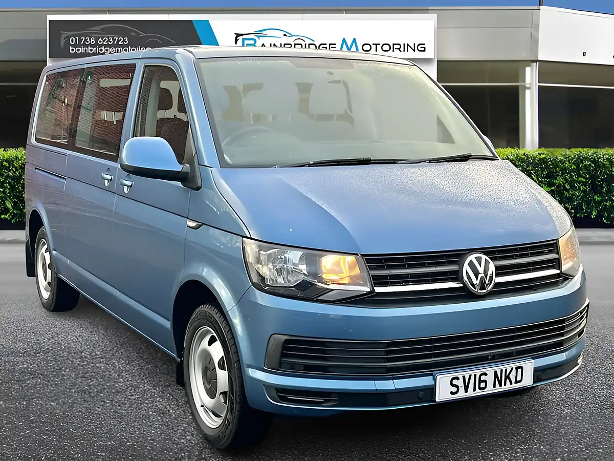 Used 2016 Volkswagen Transporter T30 S Blue - Front View
