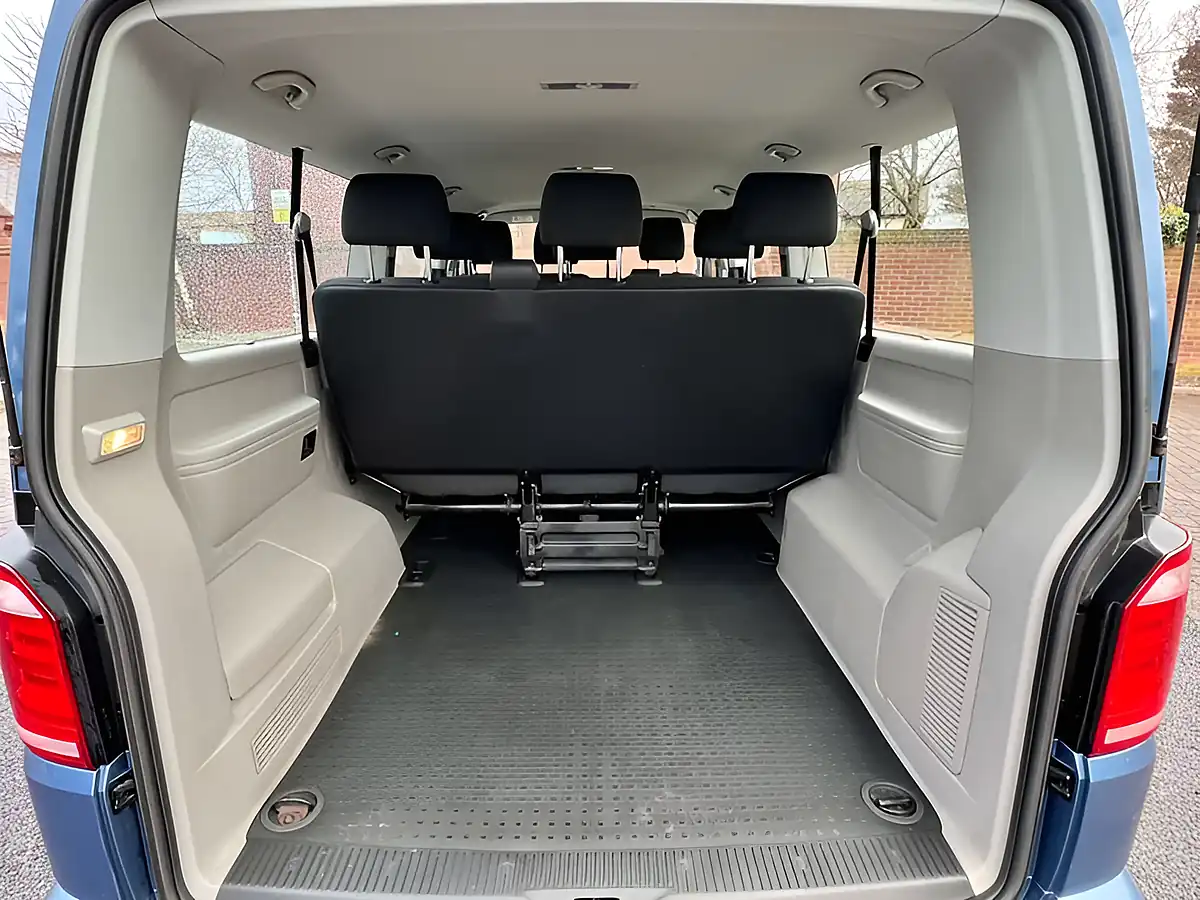 Used 2016 Volkswagen Transporter T30 S Blue - Interior and Exterior details 13