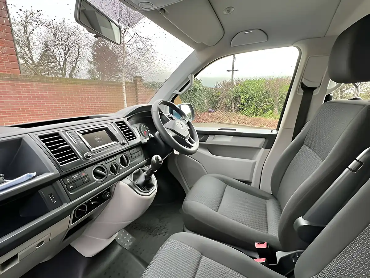 Used 2016 Volkswagen Transporter T30 S Blue - Interior and Exterior details 14