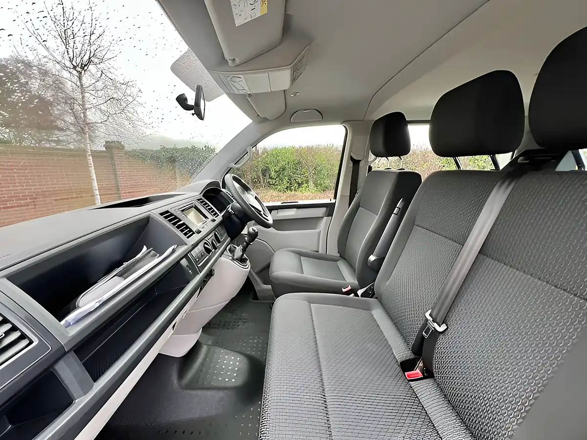 Used 2016 Volkswagen Transporter T30 S Blue - Interior and Exterior details 15