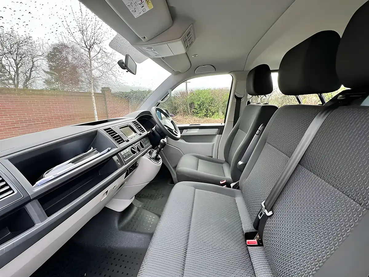 Used 2016 Volkswagen Transporter T30 S Blue - Interior and Exterior details 16