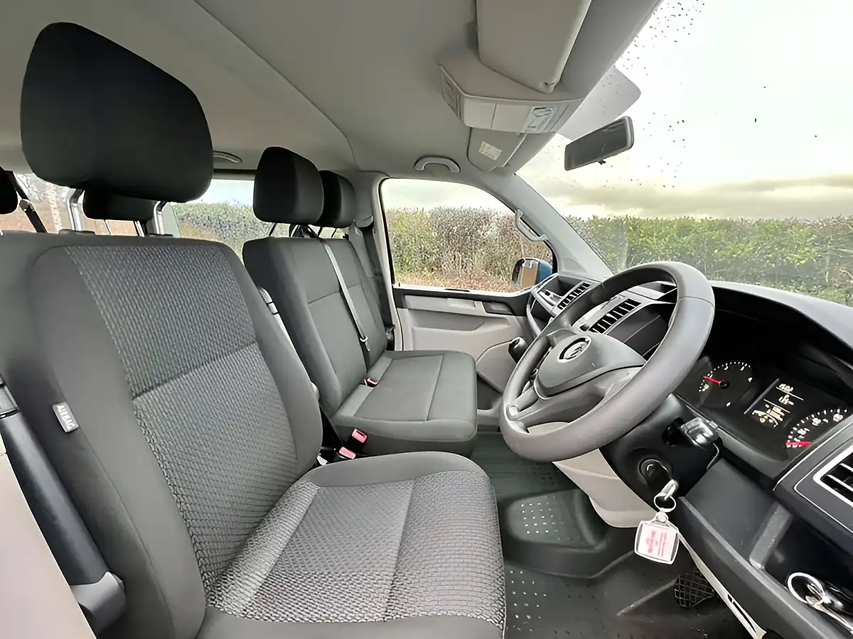 Used 2016 Volkswagen Transporter T30 S Blue - Interior and Exterior details 8