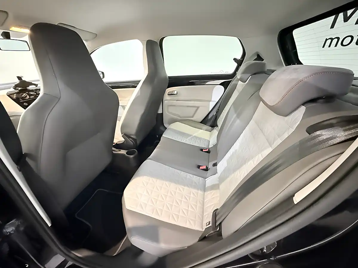 Used 2016 Volkswagen Up! Beats Black - Interior and Exterior details 18