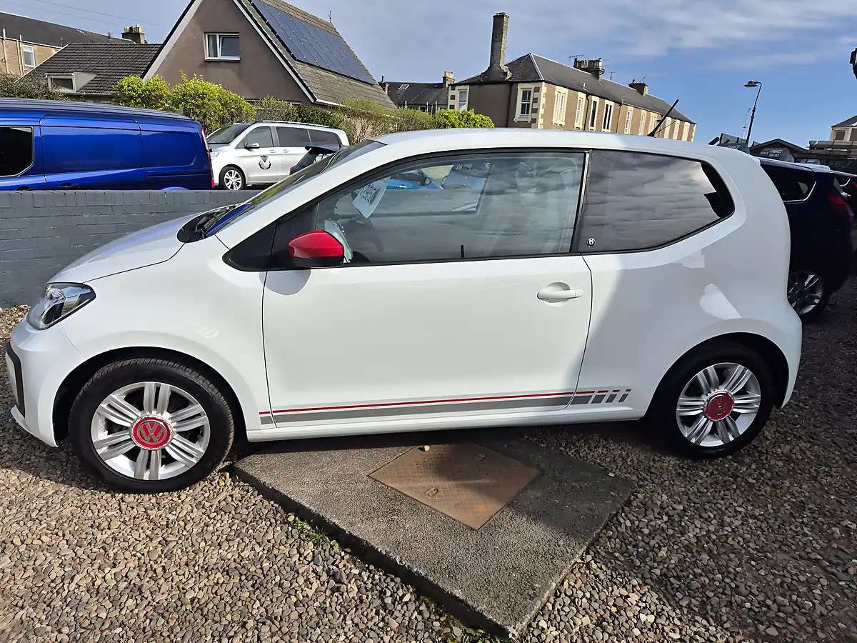 Used 2016 Volkswagen Up! Beats White - Interior and Exterior details 6