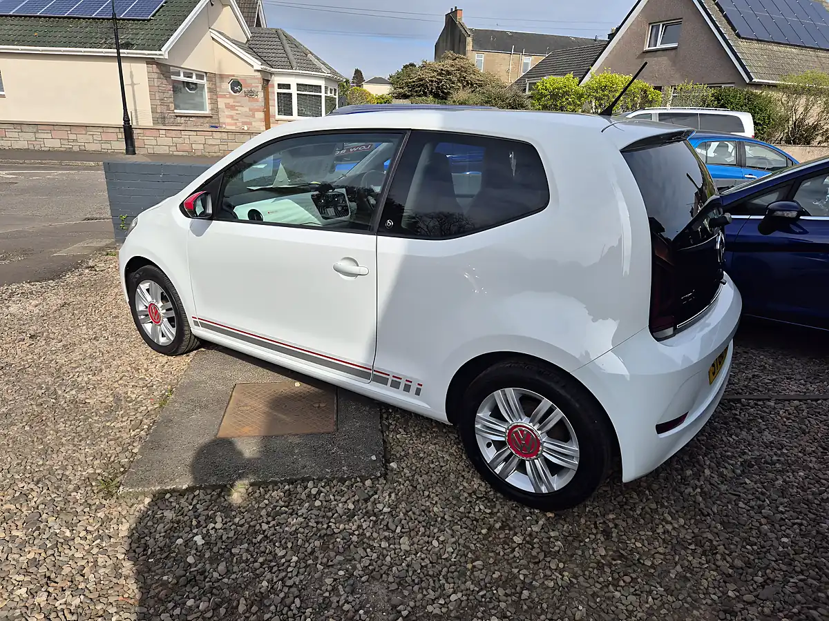 Used 2016 Volkswagen Up! Beats White - Interior and Exterior details 7