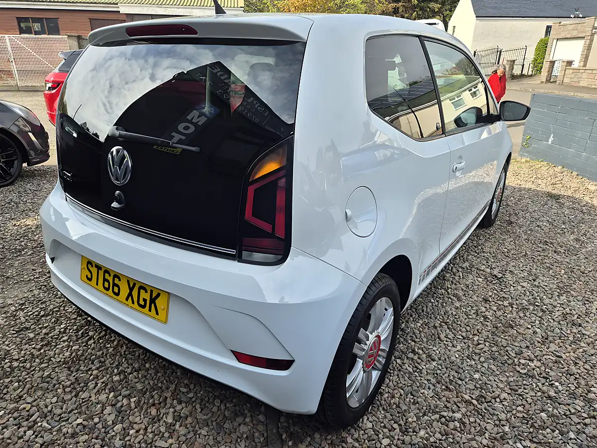 Used 2016 Volkswagen Up! Beats White - Interior and Exterior details 8