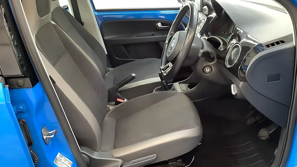 Used 2016 Volkswagen Up! High Up! Blue - Interior and Exterior details 10