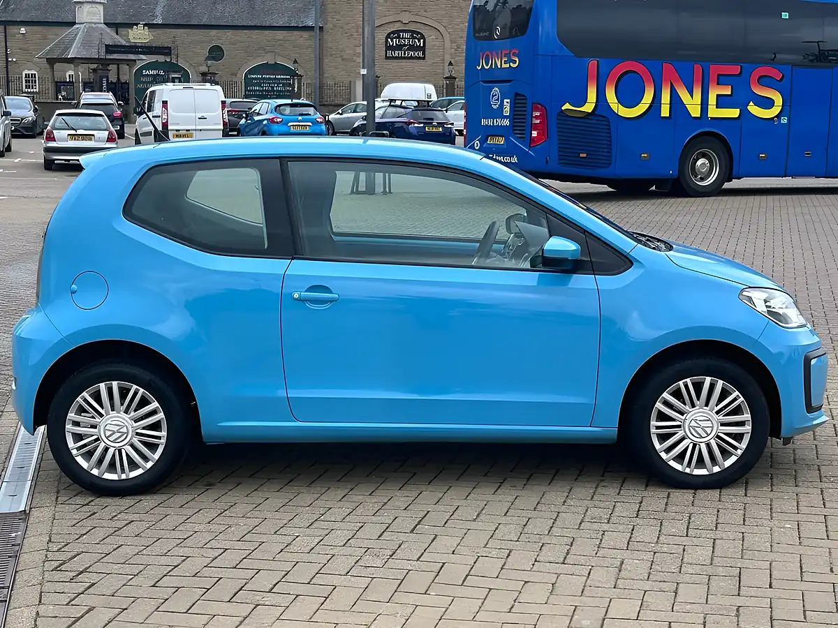 Used 2016 Volkswagen Up! Move Up Black - Interior and Exterior details 3