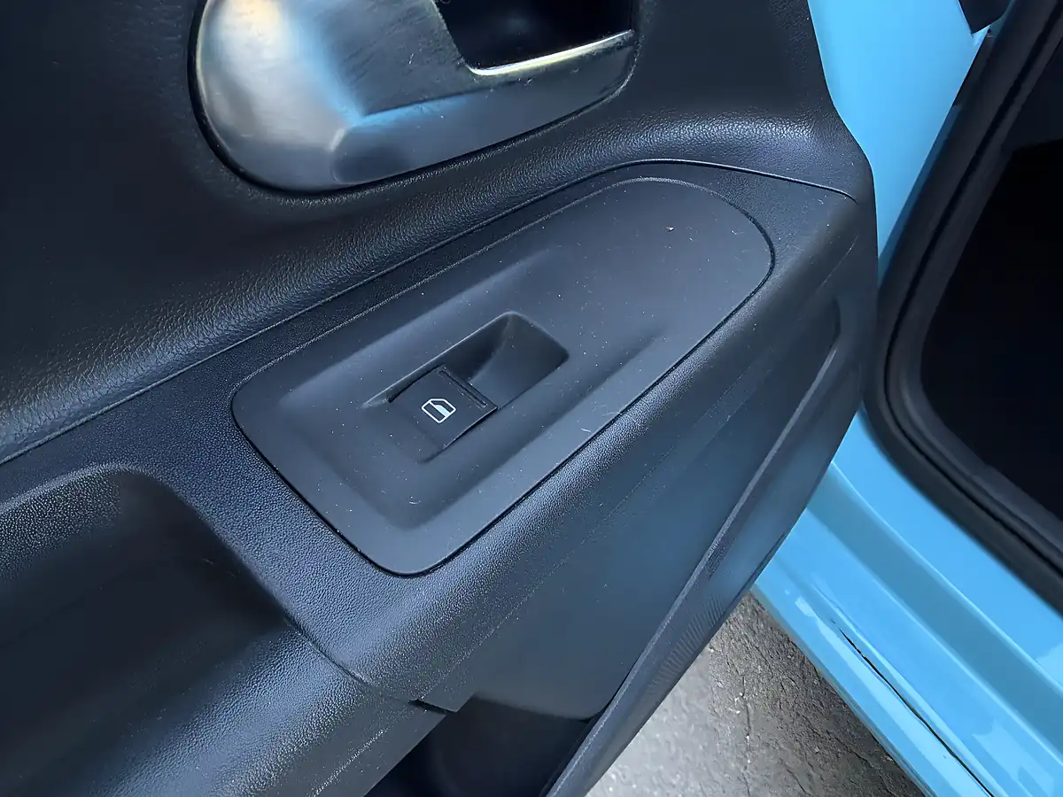 Used 2016 Volkswagen Up! Move Up! Black - Interior and Exterior details 19