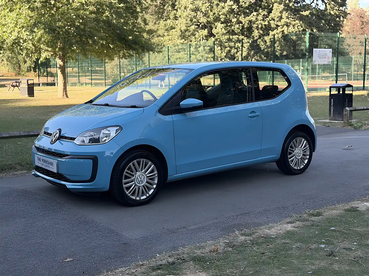 Used 2016 Volkswagen Up! Move Up! Black - Interior and Exterior details 4