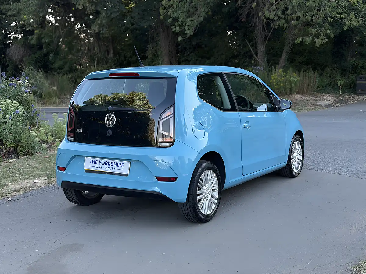 Used 2016 Volkswagen Up! Move Up! Black - Interior and Exterior details 6