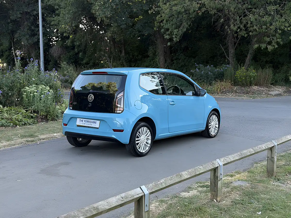 Used 2016 Volkswagen Up! Move Up! Black - Interior and Exterior details 8