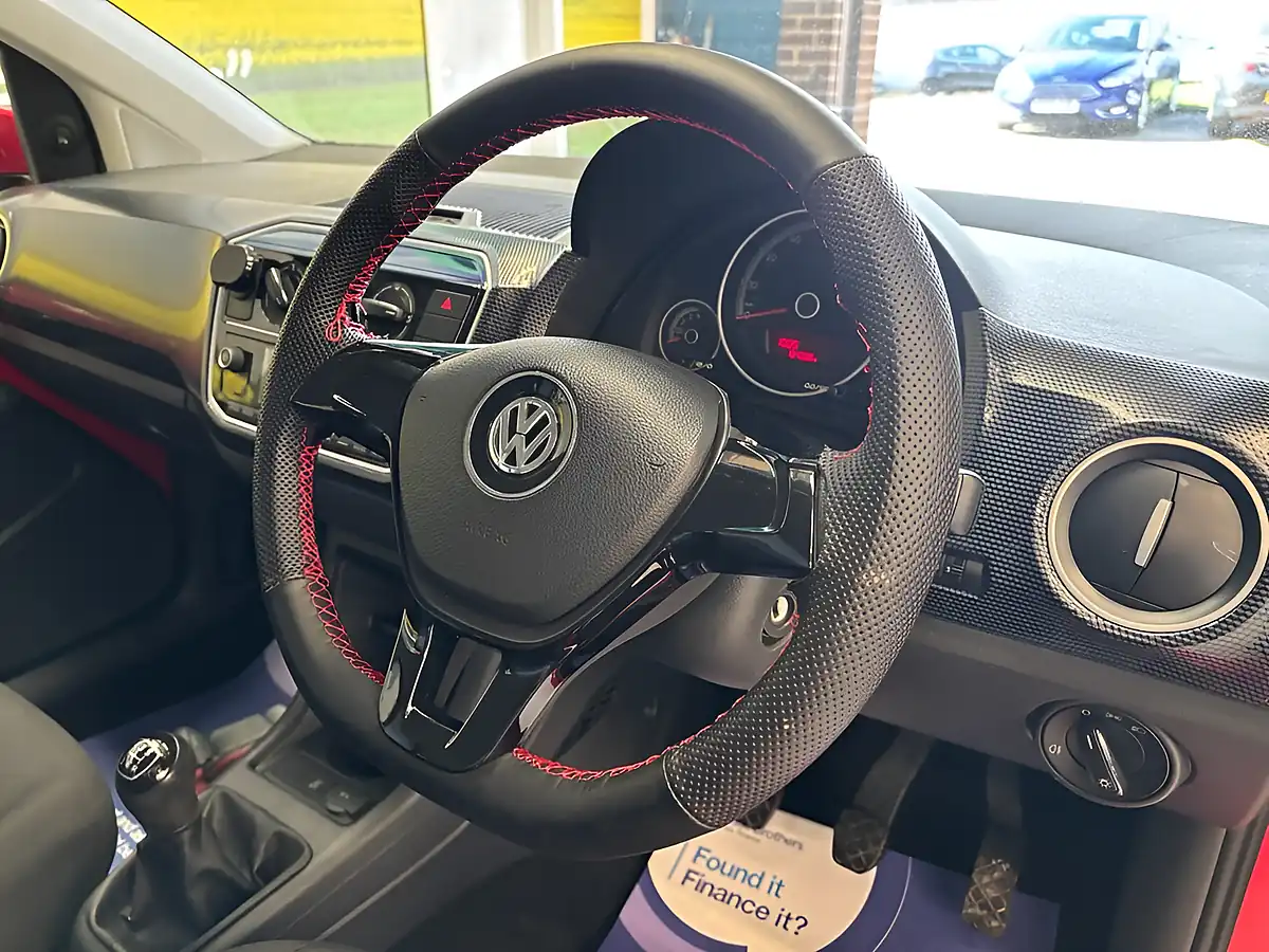 Used 2016 Volkswagen Up! Move Up! Red - Interior and Exterior details 11