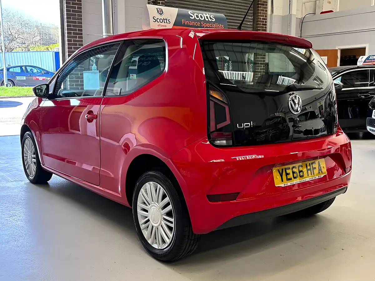 Used 2016 Volkswagen Up! Move Up! Red - Interior and Exterior details 7