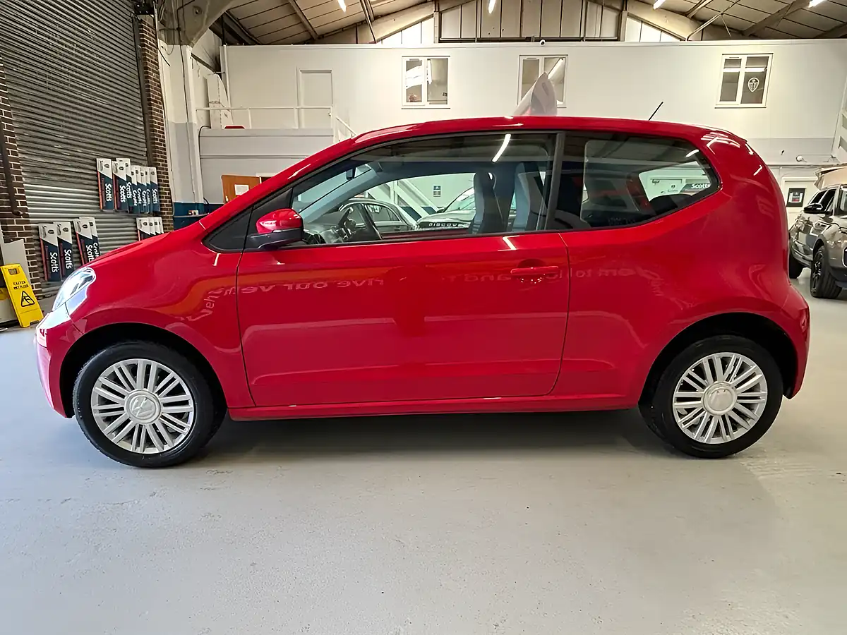 Used 2016 Volkswagen Up! Move Up! Red - Interior and Exterior details 8