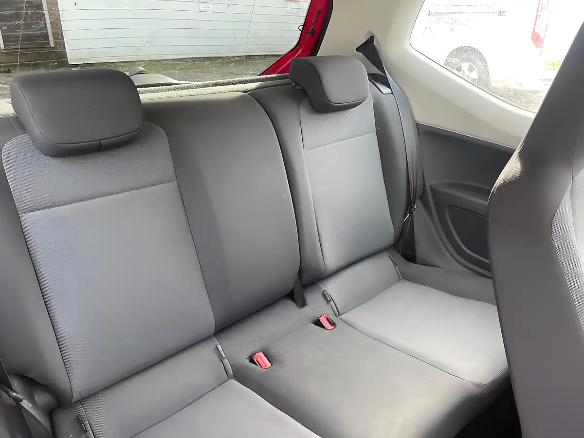 Used 2016 Volkswagen Up! Move Up! Red - Interior and Exterior details 20